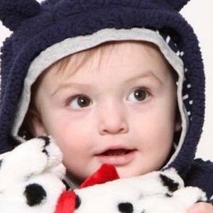 Meet your Posher, Anelia